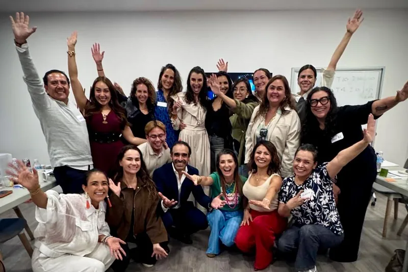 El grupo celebrando al cierre del workshop